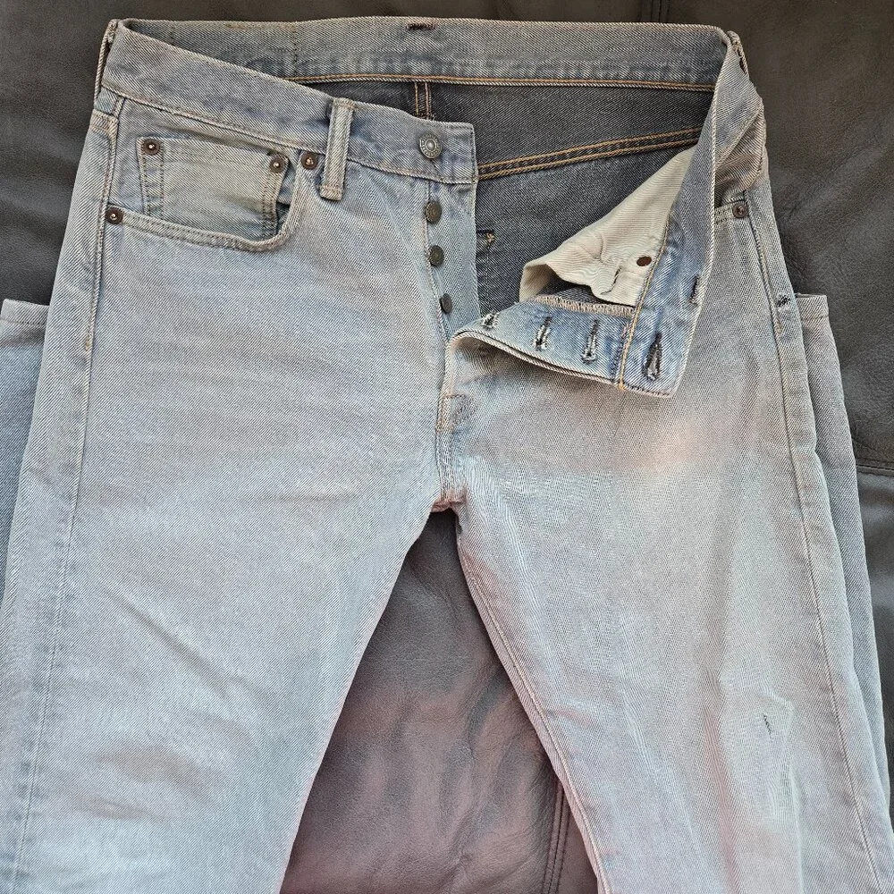 Levi's 501 Straight Leg Button Fly Jeans - Men's 31x34 - Picture 2 of 8